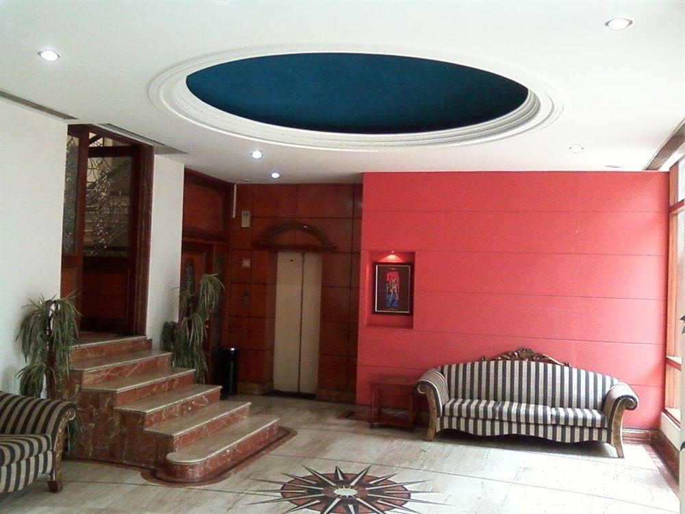 Hotel Treebo Corporate Park Nueva Delhi Exterior foto