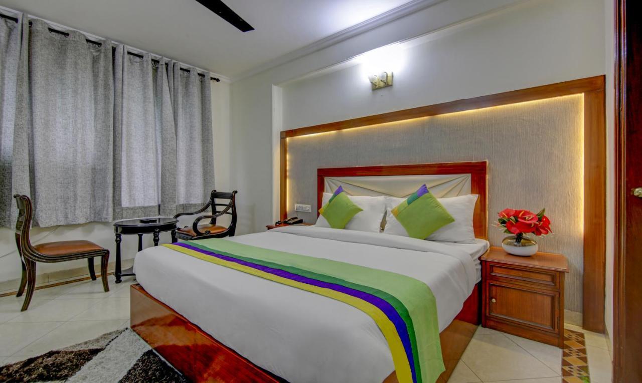 Hotel Treebo Corporate Park Nueva Delhi Exterior foto