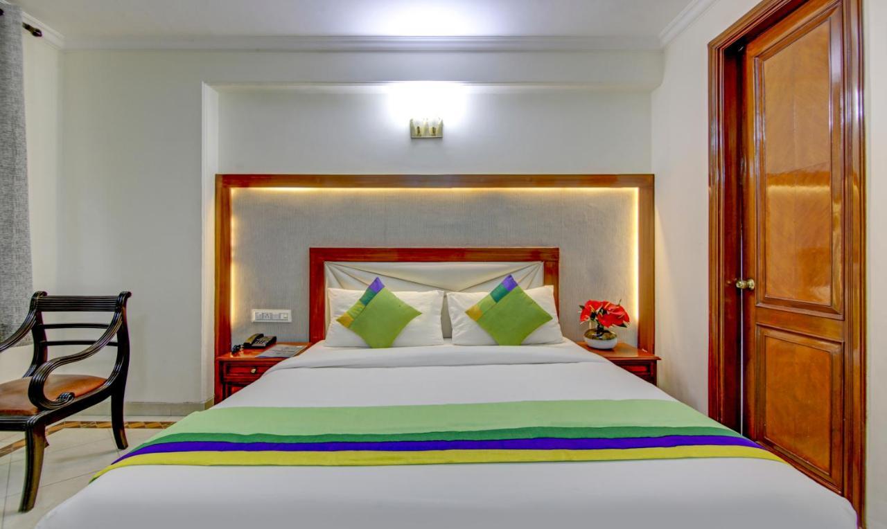 Hotel Treebo Corporate Park Nueva Delhi Exterior foto