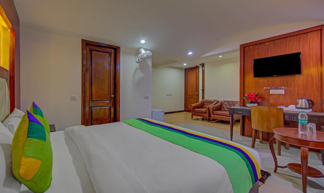 Hotel Treebo Corporate Park Nueva Delhi Exterior foto