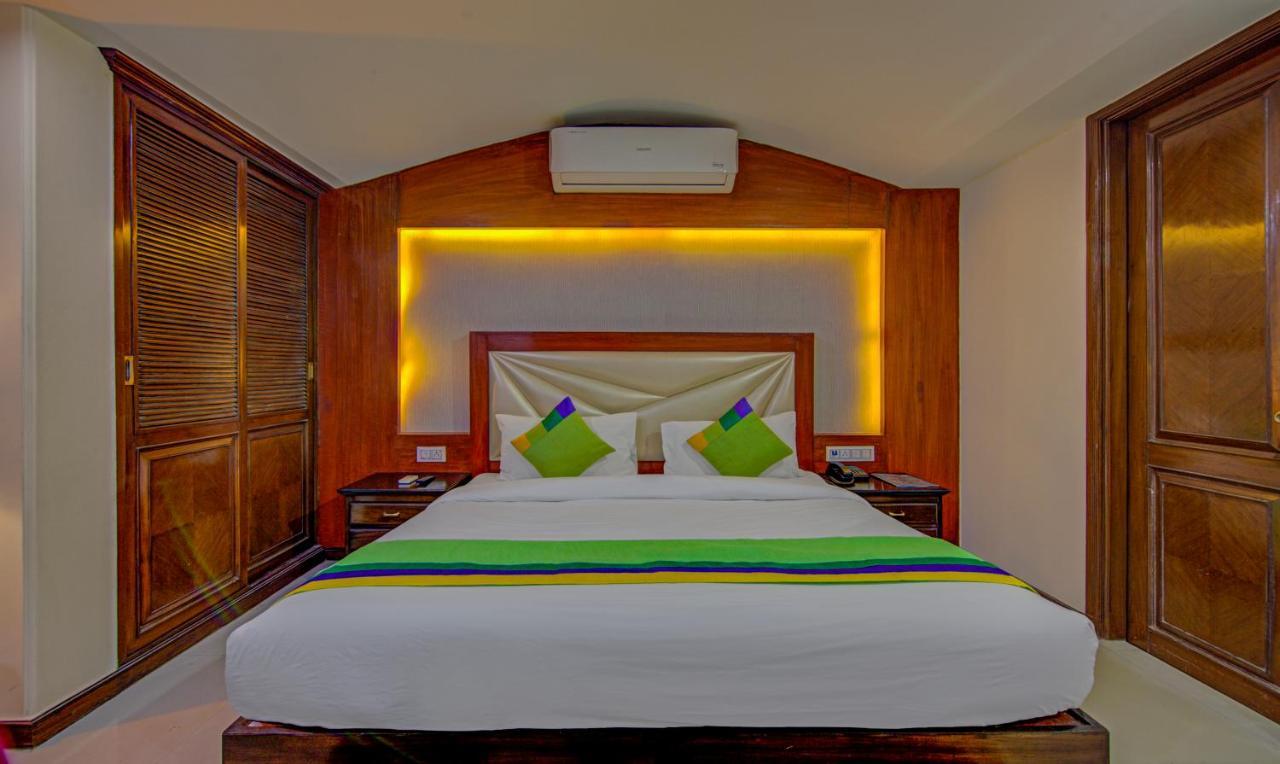 Hotel Treebo Corporate Park Nueva Delhi Exterior foto