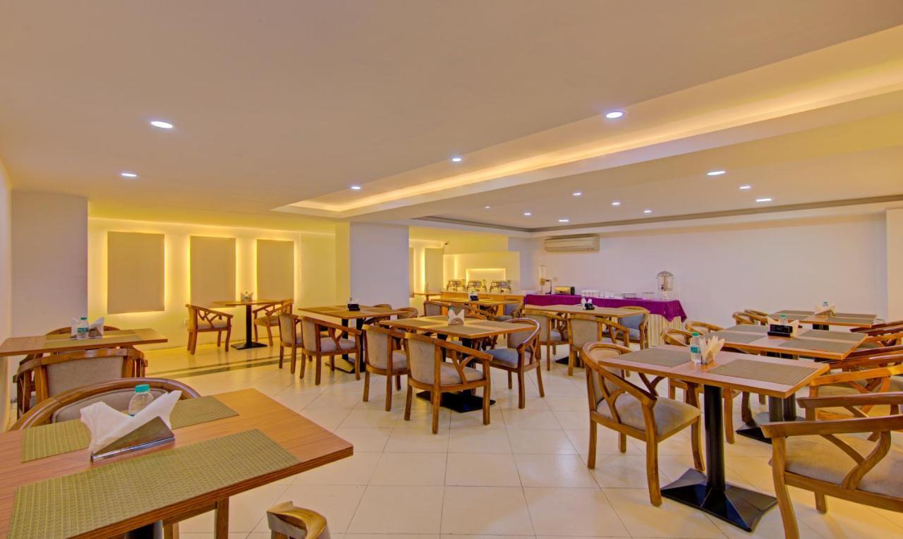Hotel Treebo Corporate Park Nueva Delhi Exterior foto