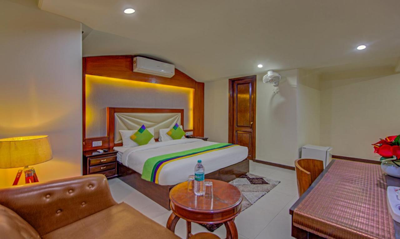 Hotel Treebo Corporate Park Nueva Delhi Exterior foto
