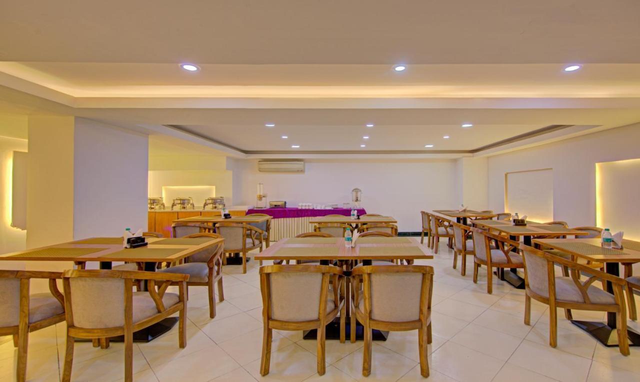 Hotel Treebo Corporate Park Nueva Delhi Exterior foto
