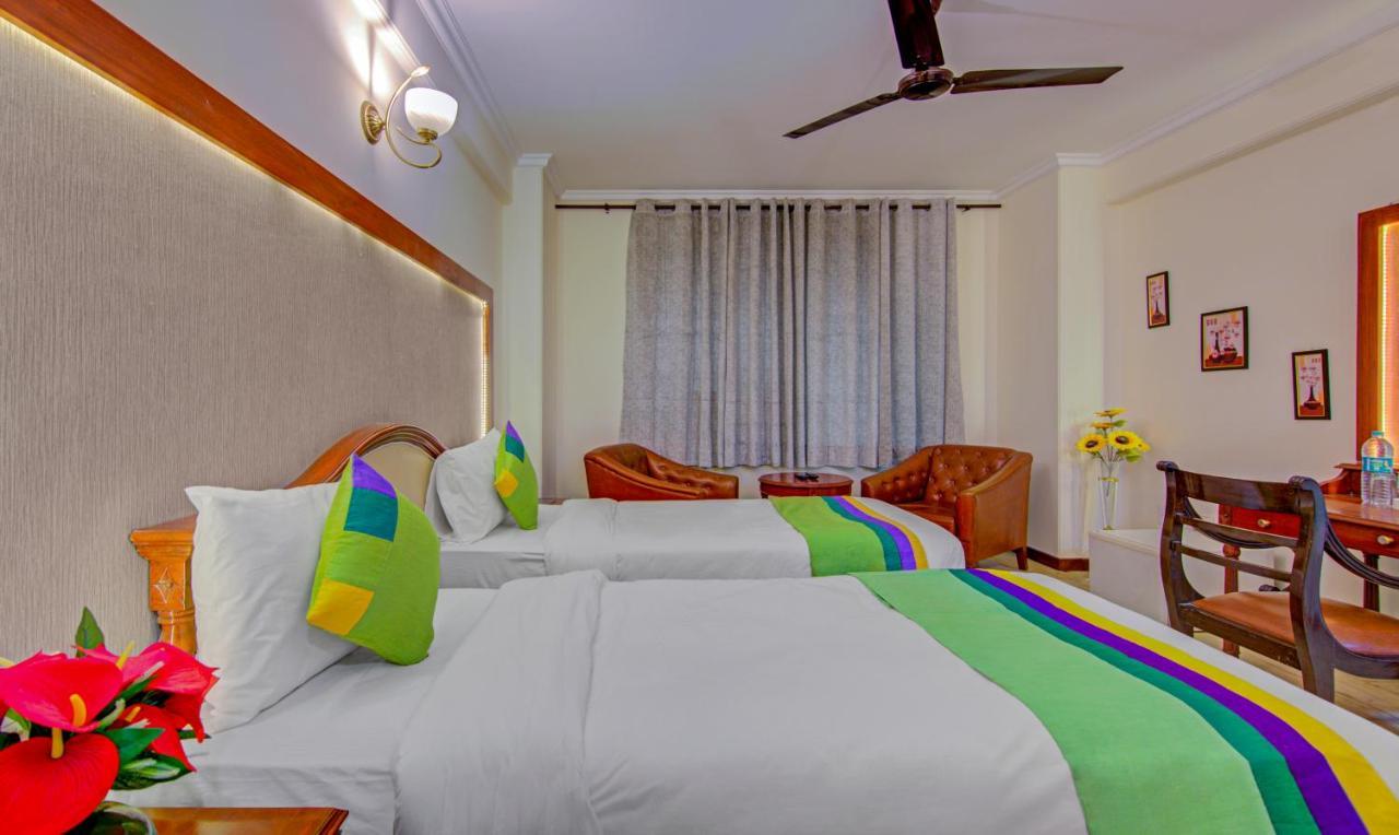 Hotel Treebo Corporate Park Nueva Delhi Exterior foto