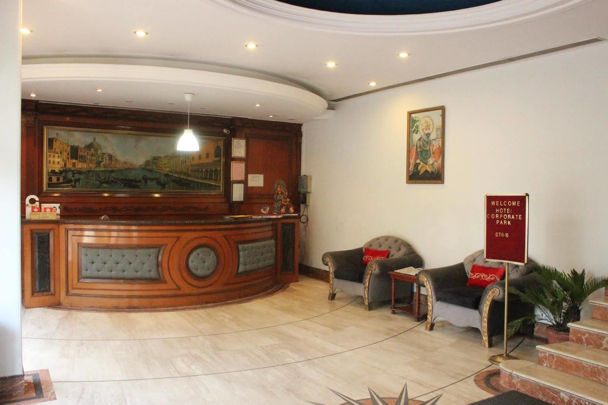 Hotel Treebo Corporate Park Nueva Delhi Exterior foto